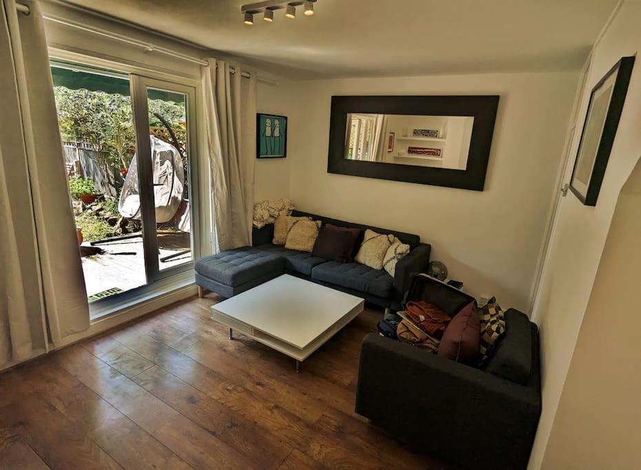 Charming 2-Bed Garden Flat Daire Londra Dış mekan fotoğraf