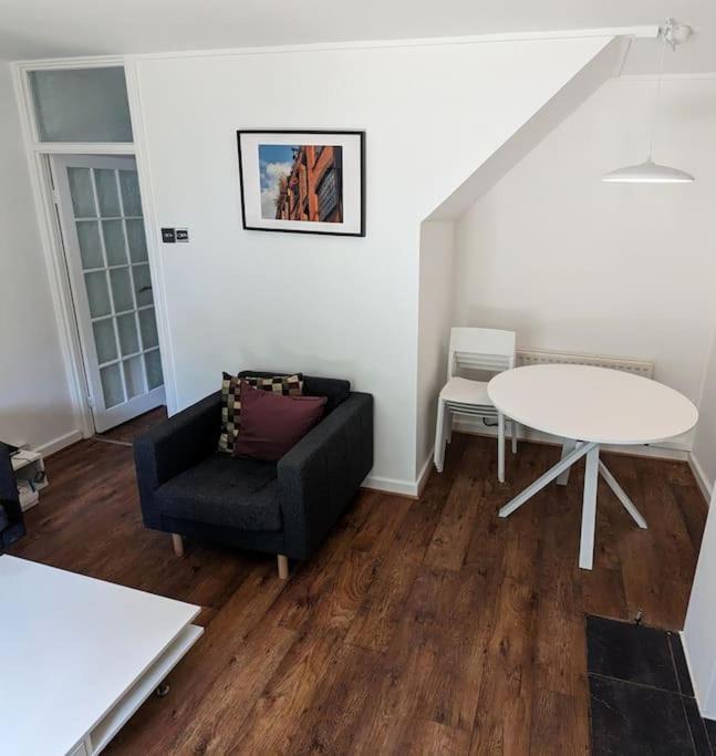 Charming 2-Bed Garden Flat Daire Londra Dış mekan fotoğraf